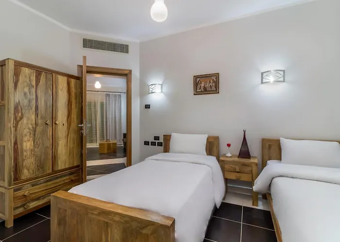 Üdülőközpont Royal Premier Luxury Gurdaka