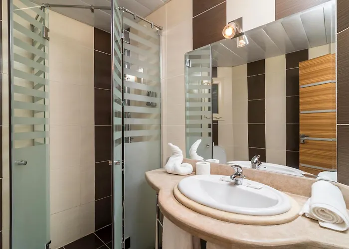 Royal Premier Luxury * Gurdaka